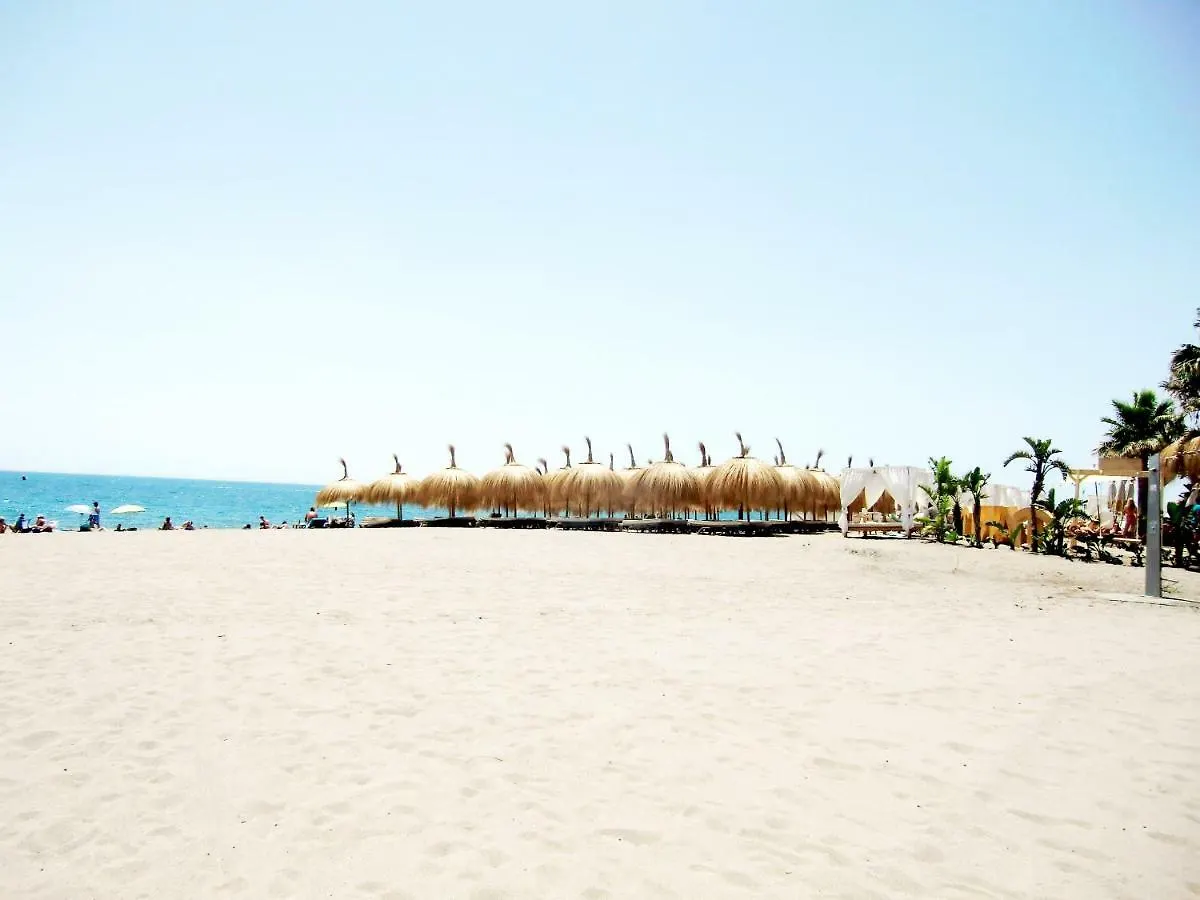 Apartamento Con Piscina A 150 Metros Playa Netflix P Video Aire Acondicionado Calefaccion Toallas Y Sillas Playa Sombrilla 2 Terrazas Una Sobre Piscina Centro Ciudad 1 Smart Tv Por Habitacion Fuengirola 0*,  Spagna