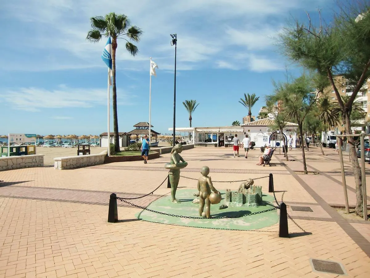 Apartamento Con Piscina A 150 Metros Playa Netflix P Video Aire Acondicionado Calefaccion Toallas Y Sillas Playa Sombrilla 2 Terrazas Una Sobre Piscina Centro Ciudad 1 Smart Tv Por Habitacion Fuengirola Appartamento