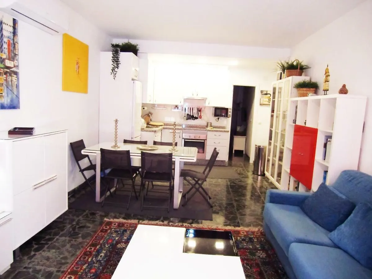 Apartamento Con Piscina A 150 Metros Playa Netflix P Video Aire Acondicionado Calefaccion Toallas Y Sillas Playa Sombrilla 2 Terrazas Una Sobre Piscina Centro Ciudad 1 Smart Tv Por Habitacion Fuengirola Appartamento