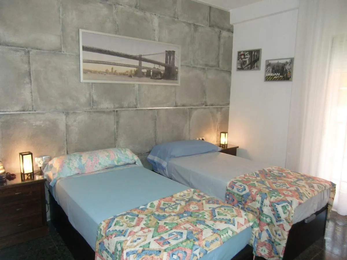 Apartamento Con Piscina A 150 Metros Playa Netflix P Video Aire Acondicionado Calefaccion Toallas Y Sillas Playa Sombrilla 2 Terrazas Una Sobre Piscina Centro Ciudad 1 Smart Tv Por Habitacion Fuengirola